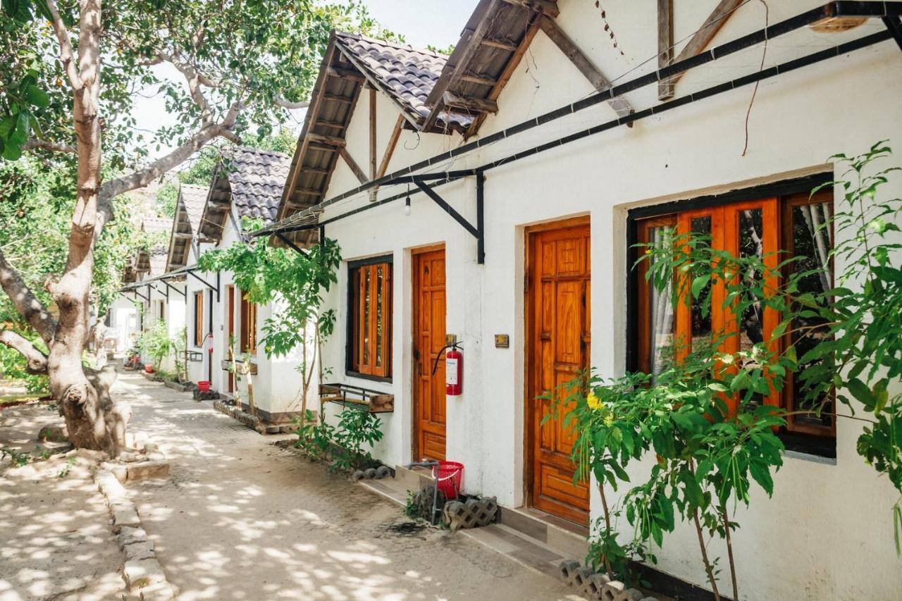 Villa Dao Hoa Vang Cam Ranh - Venuestay Екстер'єр фото