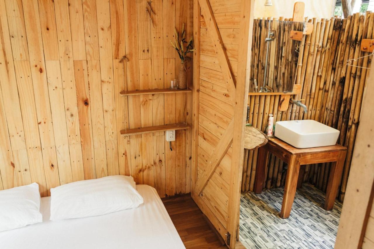 Villa Dao Hoa Vang Cam Ranh - Venuestay Екстер'єр фото
