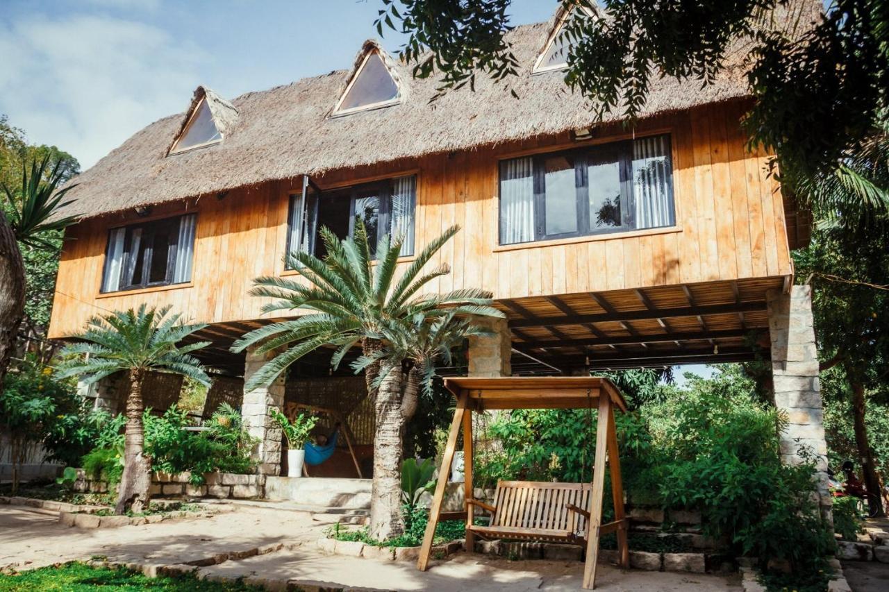 Villa Dao Hoa Vang Cam Ranh - Venuestay Екстер'єр фото