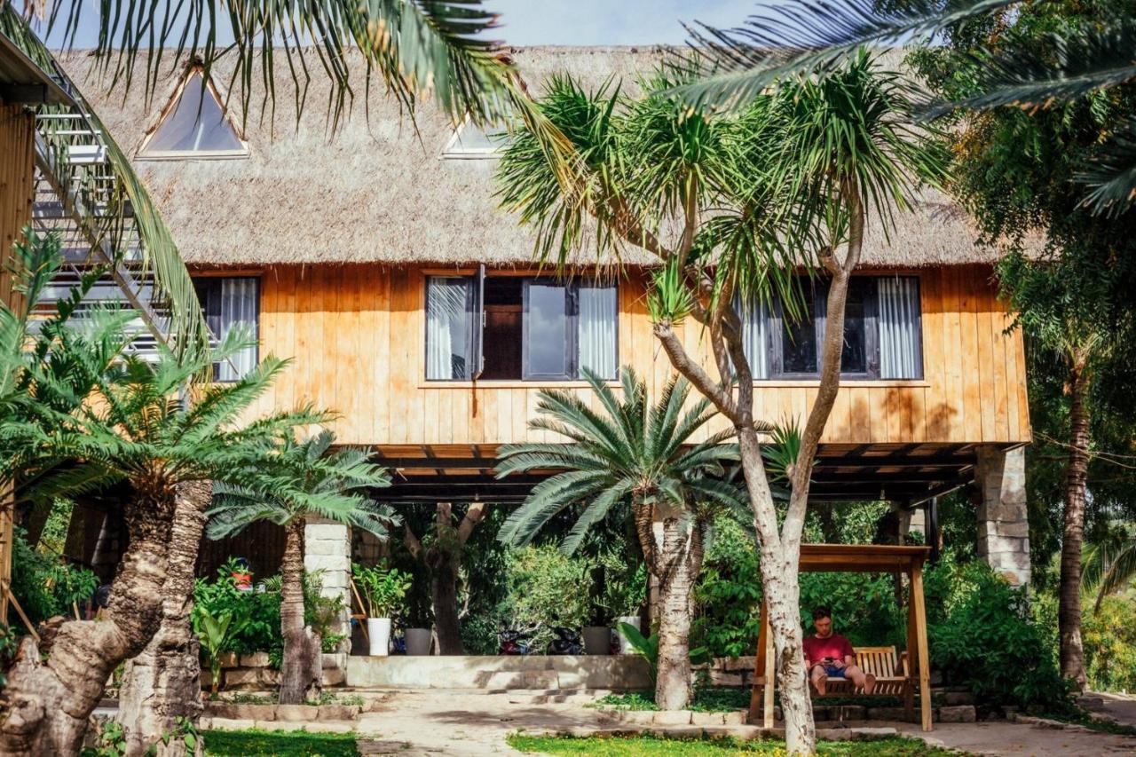 Villa Dao Hoa Vang Cam Ranh - Venuestay Екстер'єр фото